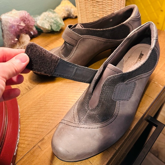 Earth Pumps Shoes Womens Gray Leather Comfort Ankle Booties Heels Size 12B - Picture 7 of 11